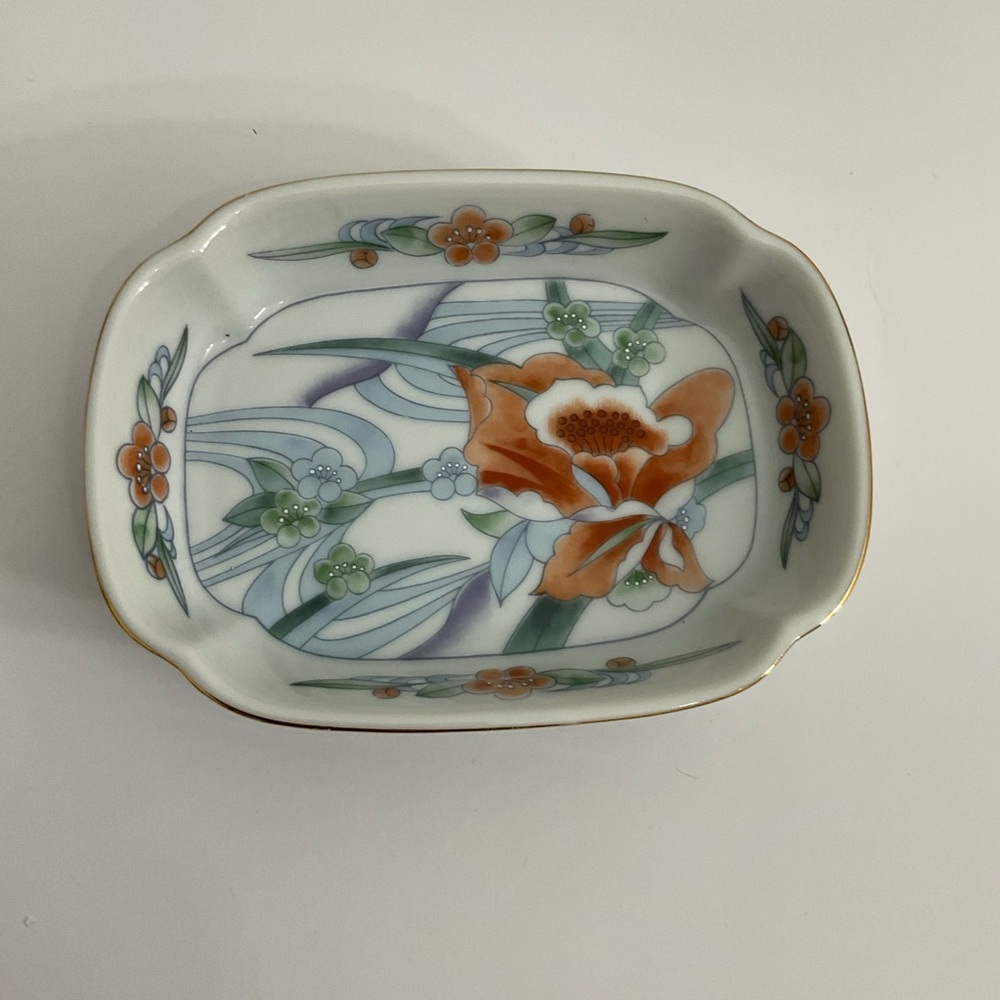 Hand Decorated  Floral soap dish ceramic Takahashi San Francisco made in Japan